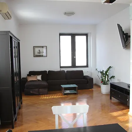 Stylish In Prule Apartment *
